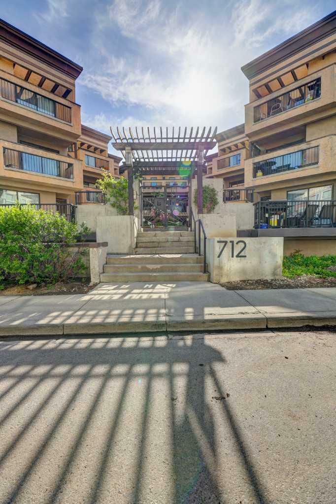 Property Photo: 712 4 Street NE 18 AB T2E 3S8