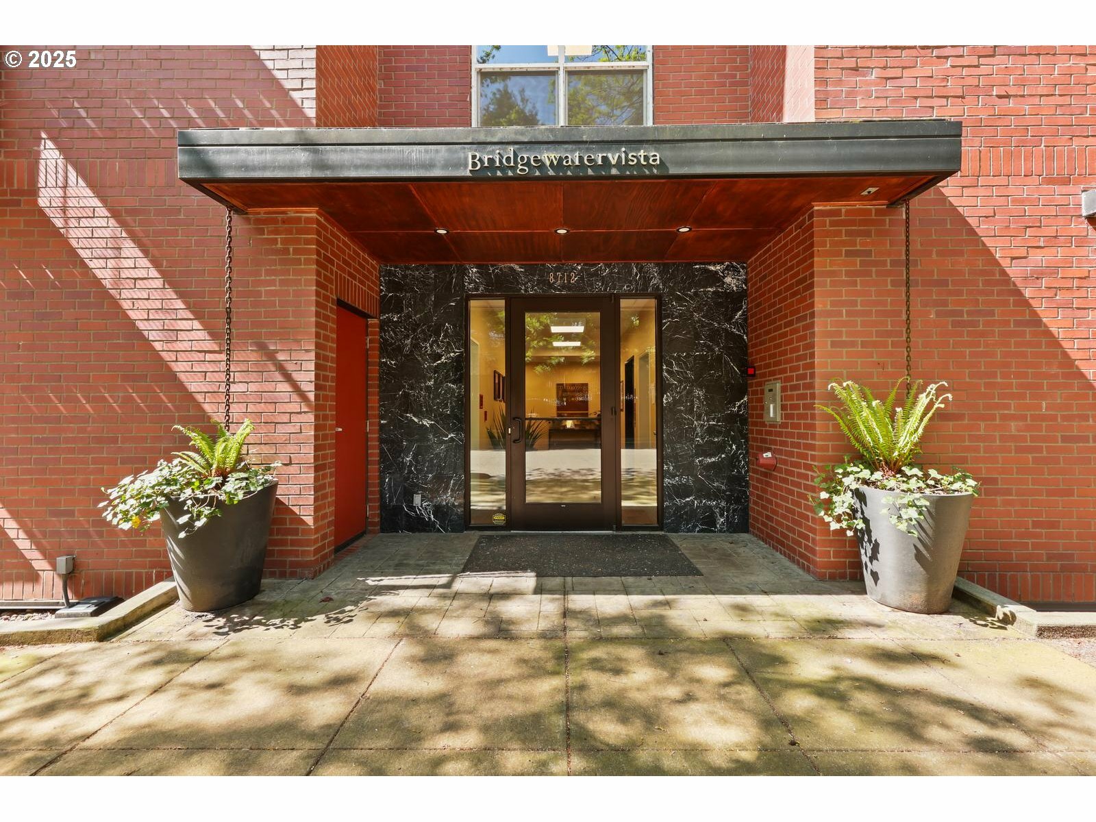 Property Photo: 8712 N Decatur St 105 OR 97203