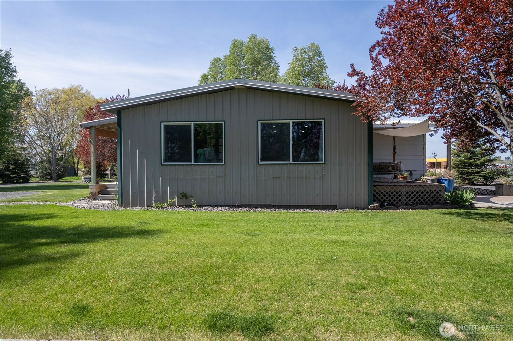Property Photo: 3095 Road E.5 NE WA 98837
