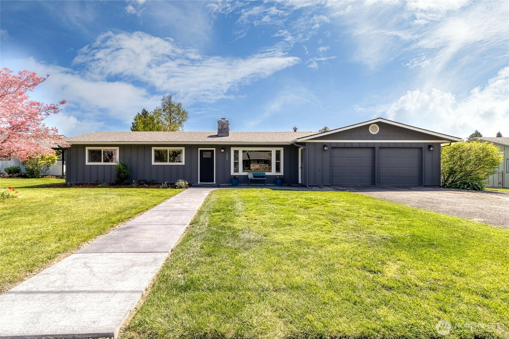 Property Photo: 1836 Pike Place WA 99362