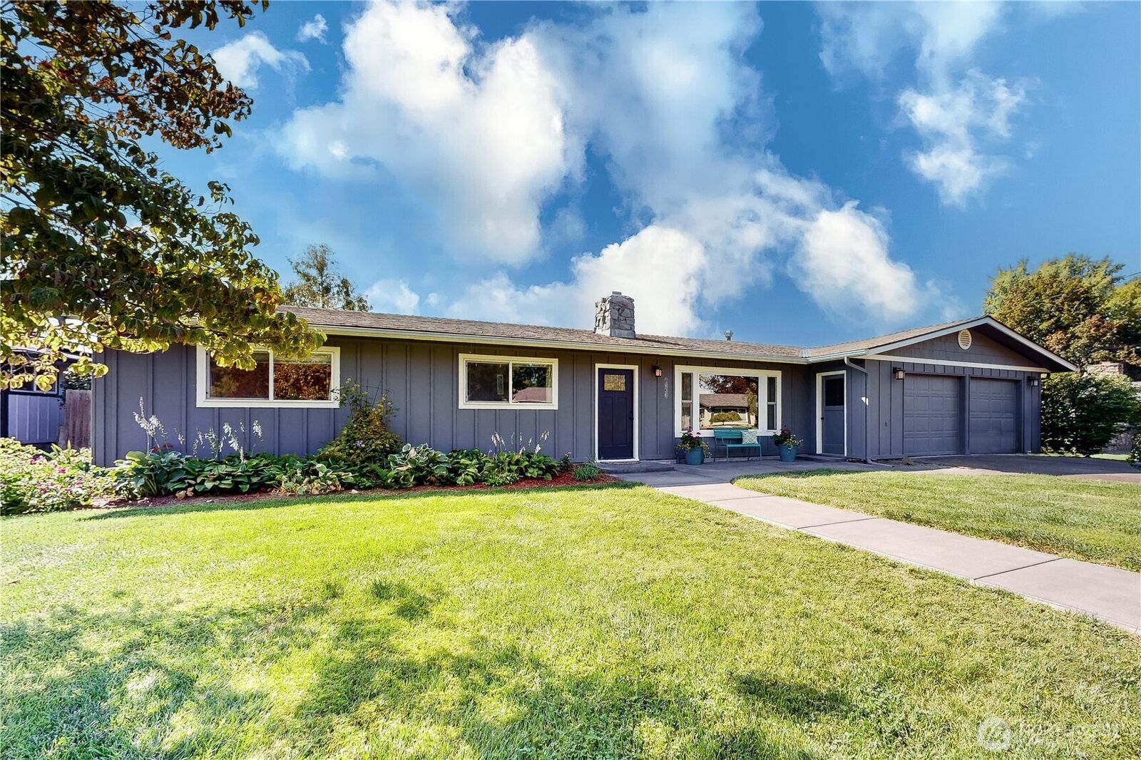 Property Photo:  1836  Pike Place  WA 99362 