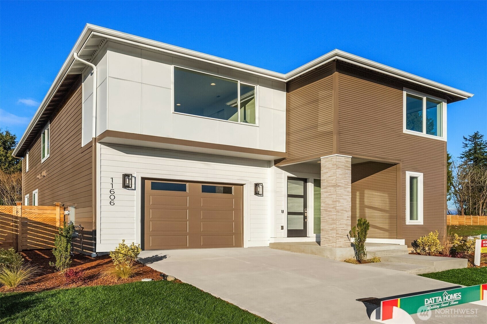 Property Photo: 11612 SE 196 Street 1 WA 98031