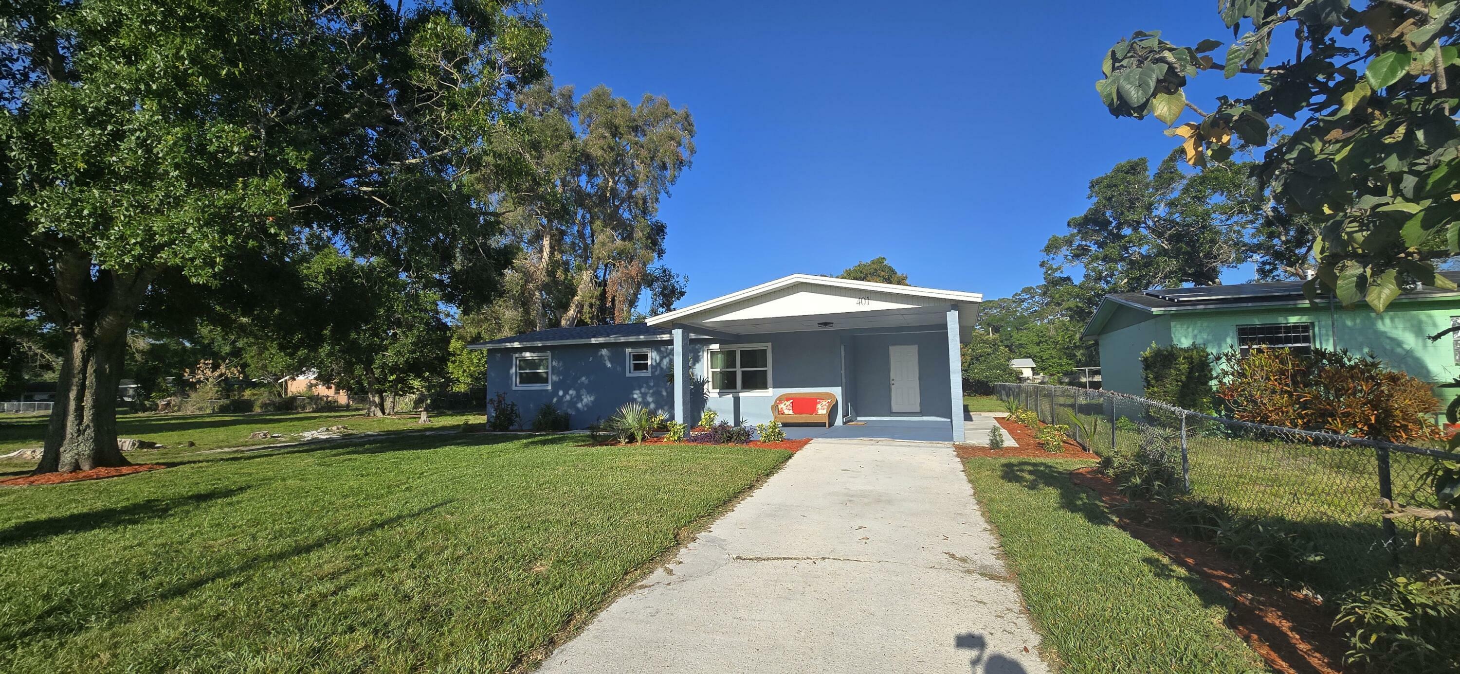 Property Photo: 401 N 29th Street FL 34947