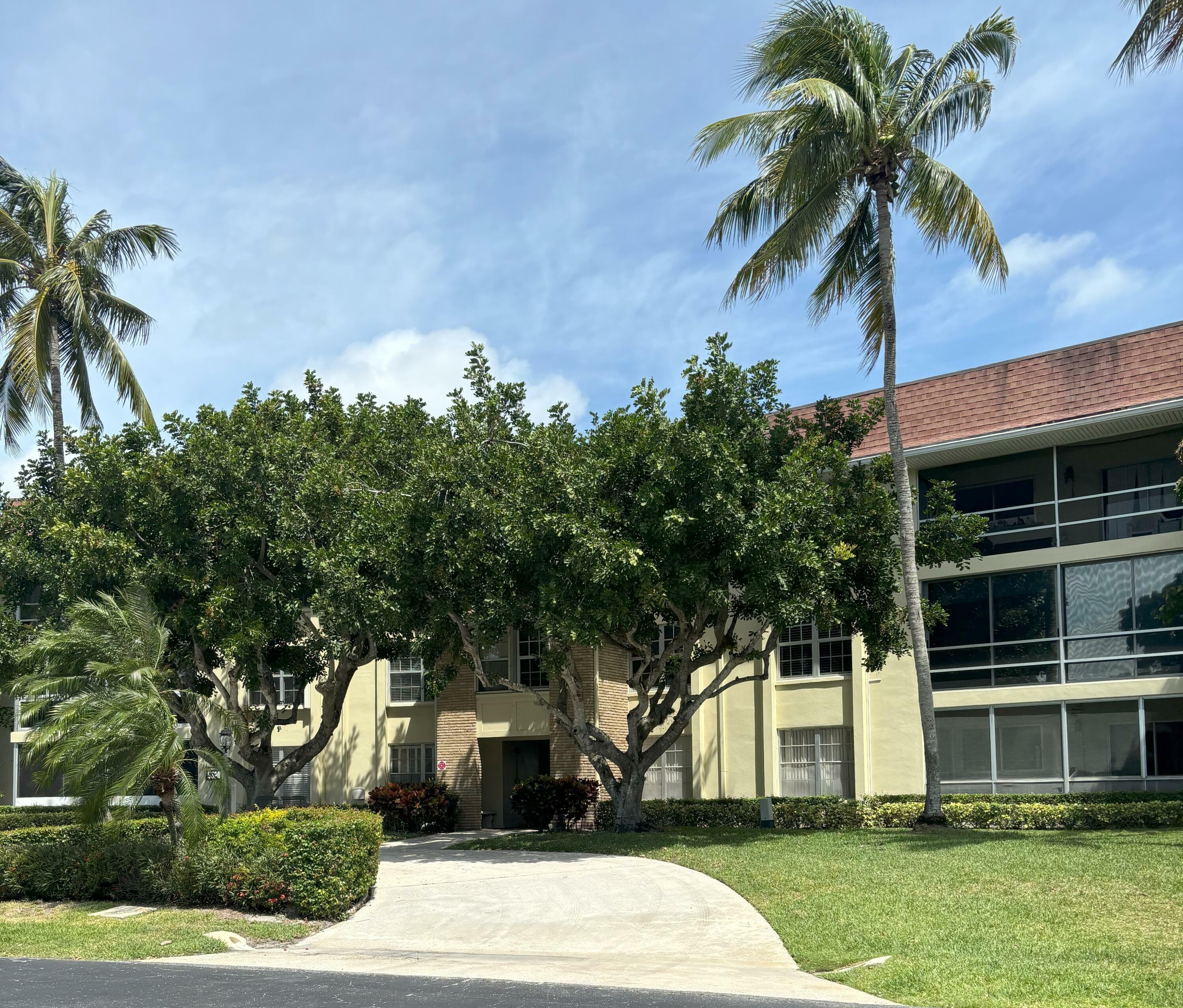 5520 Tamberlane 208 Circle 208  Palm Beach Gardens FL 33418 photo