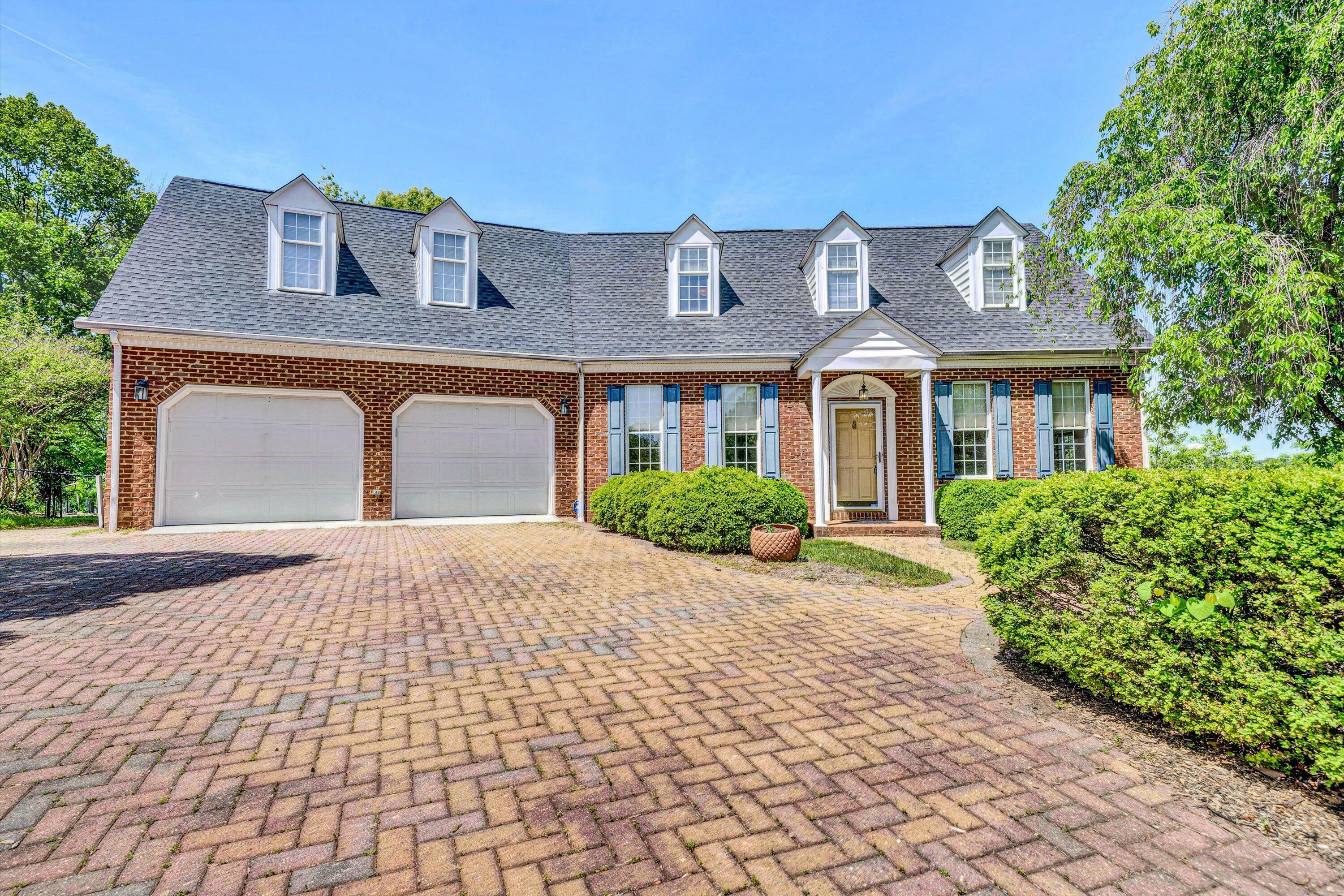 1301 Belle Aire Ln  Roanoke VA 24018 photo
