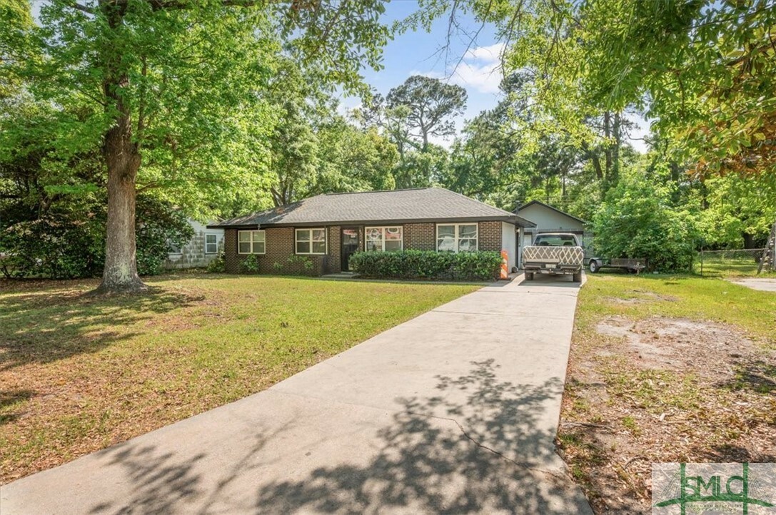 Property Photo: 211 Osteen Street GA 31407