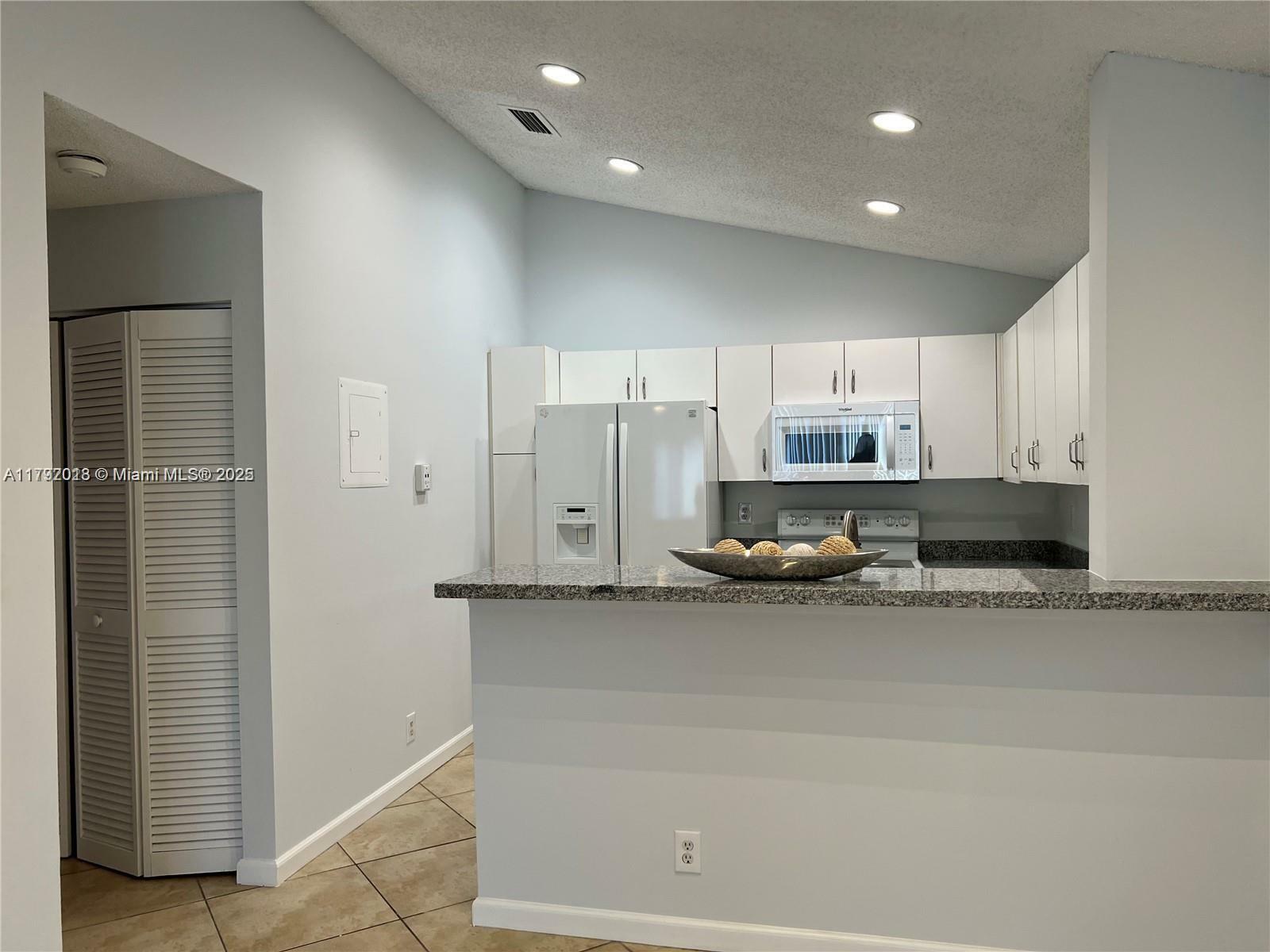 Property Photo: 151 SW 95th Ter 202 FL 33025