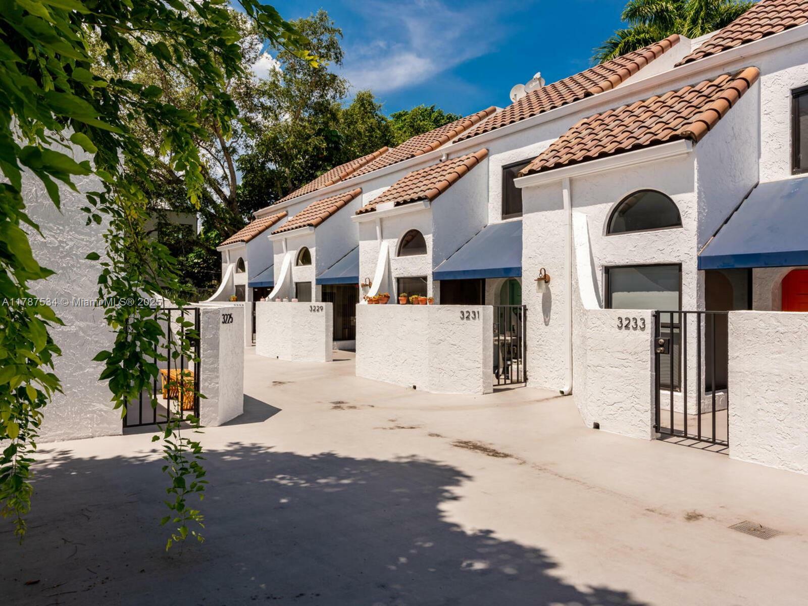 Property Photo: 3229 Mary St 2 FL 33133
