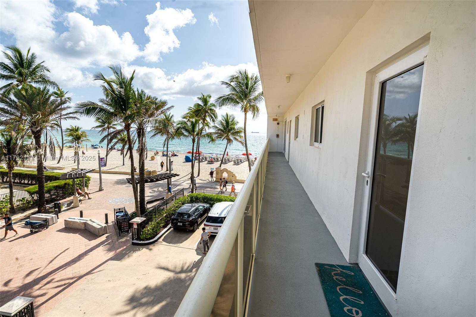 Property Photo: 300 Pierce St 4 FL 33019