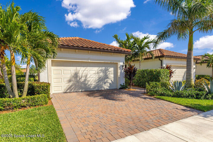 Property Photo: 4054 Basket Oak Circle FL 32967