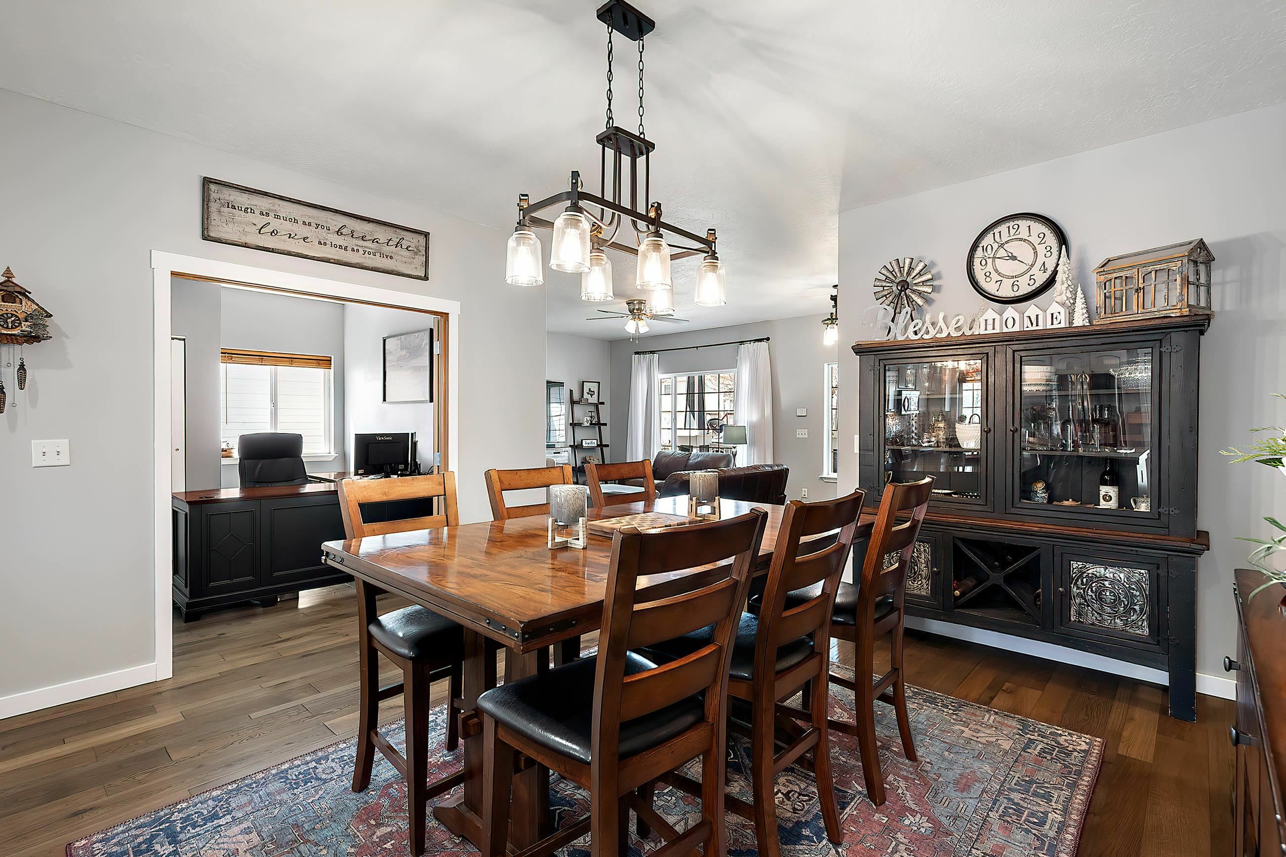 Property Photo: 810 E Angie Ave WA 99022