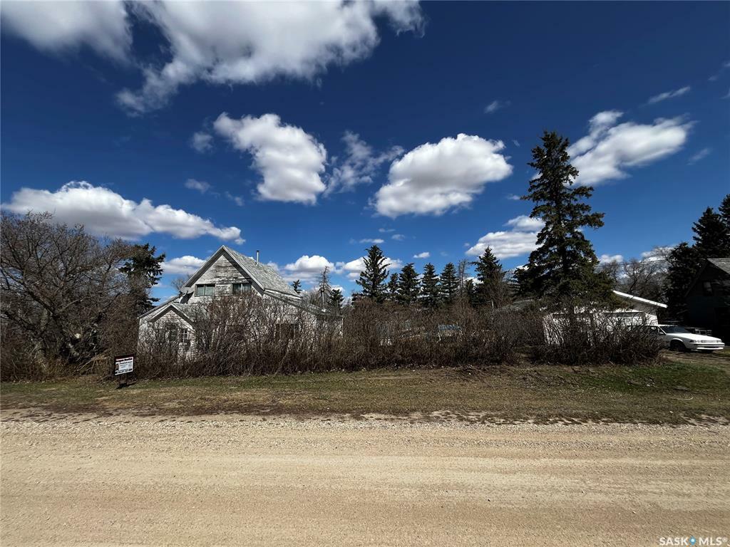 Property Photo:  121 5th Street  SK S0G 0J0 