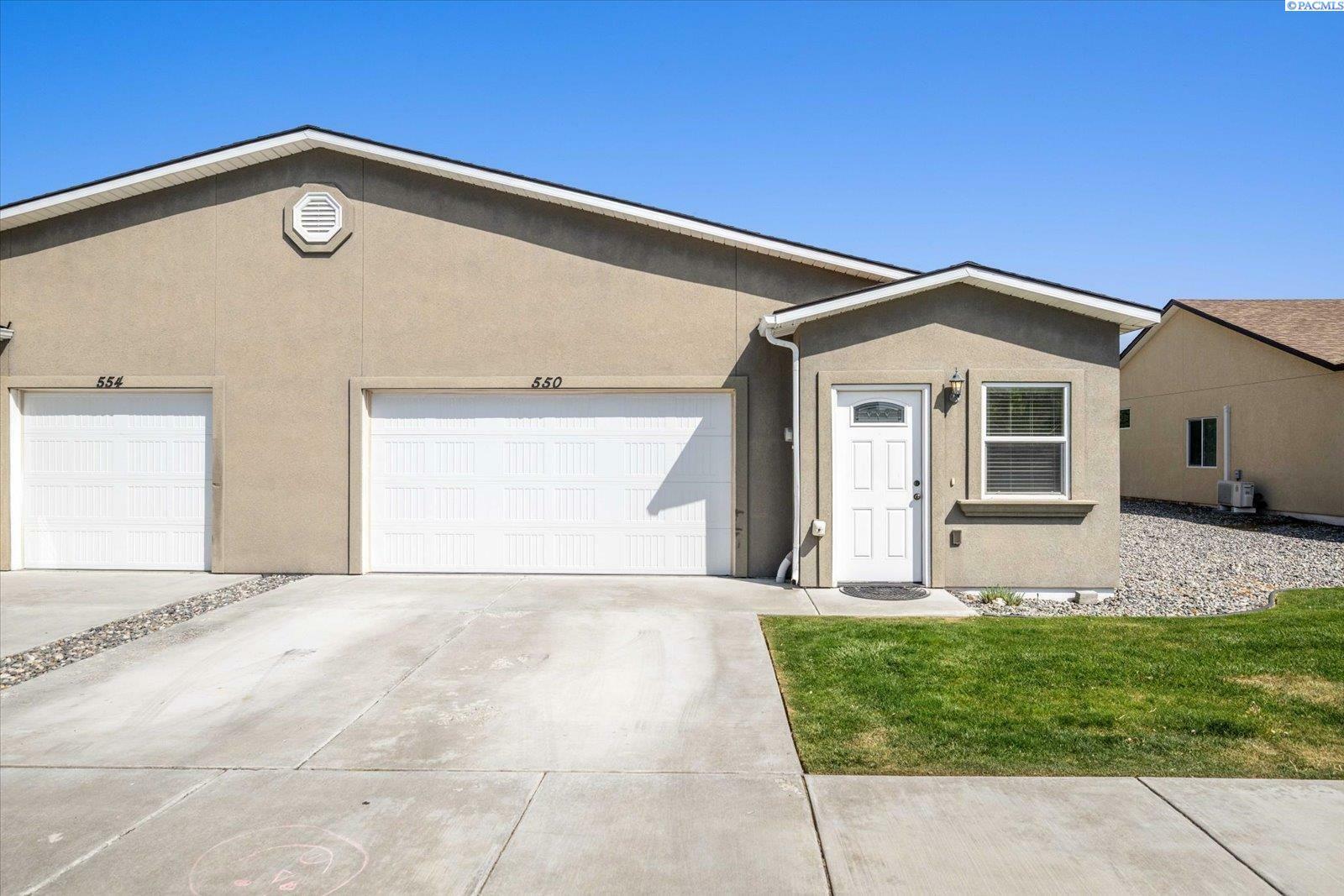 Property Photo: 550 N Grant St WA 99336