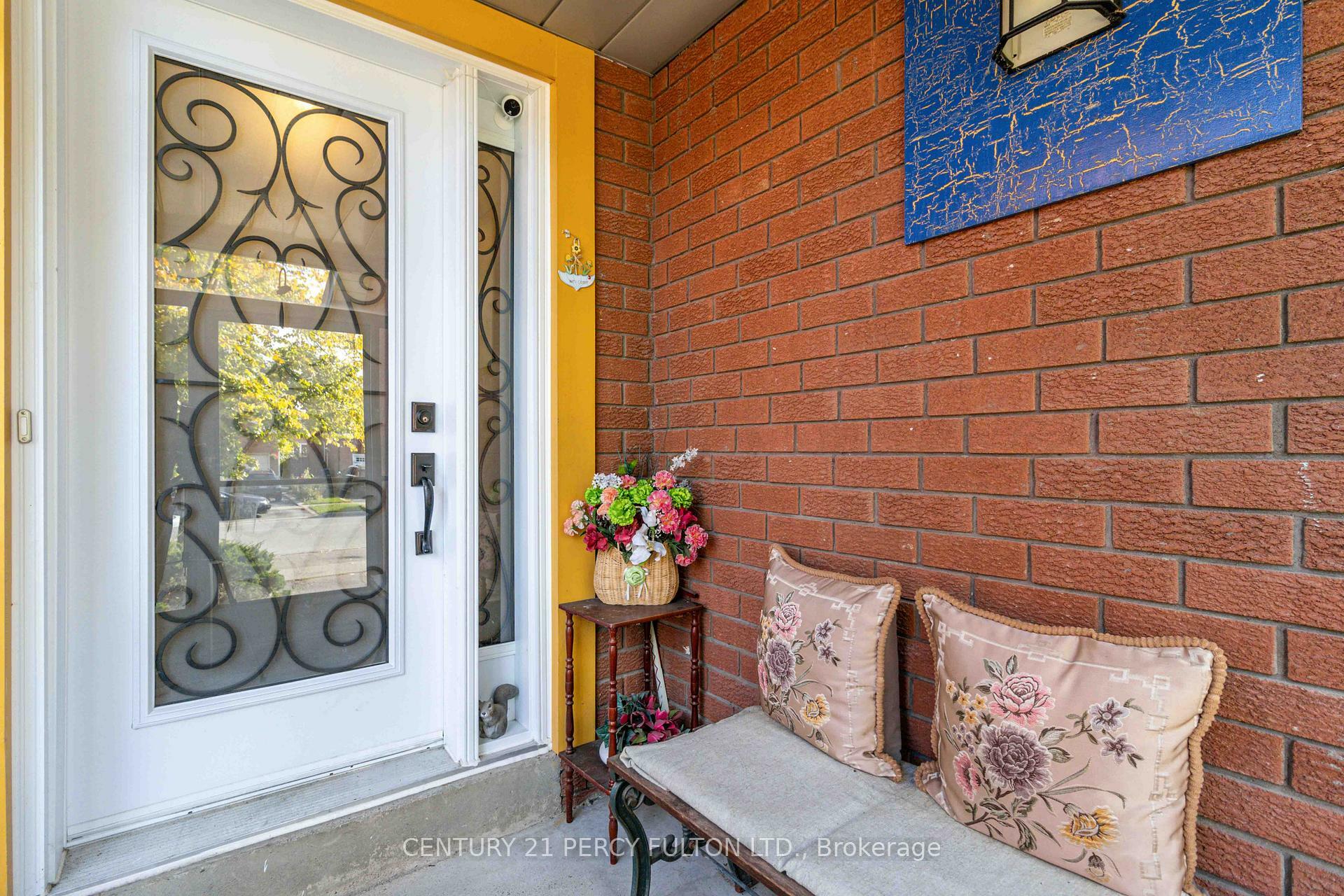Property Photo: 178 Torrance Woods Wood ON L6Y 4K1