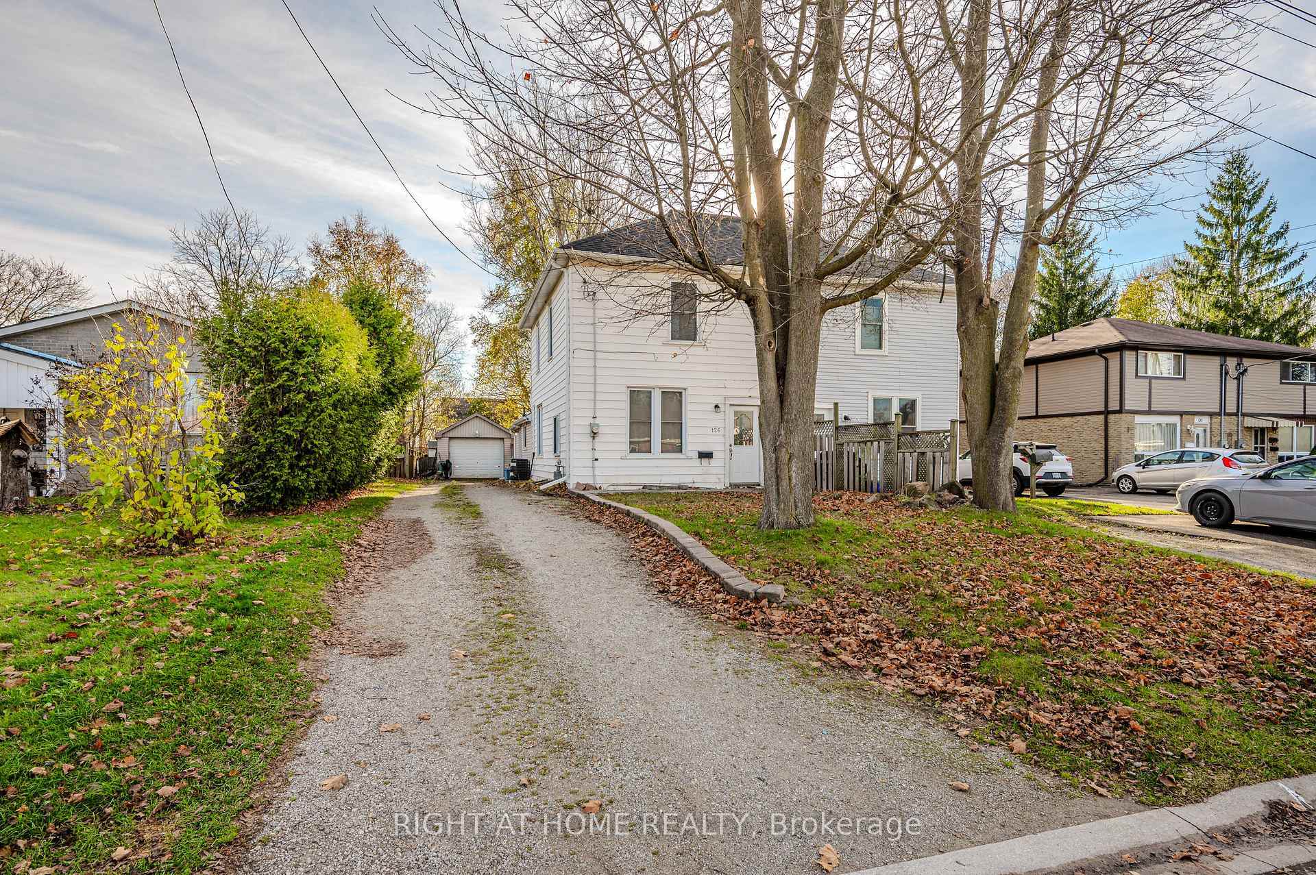126 Poplar Avenue  Halton Hills ON L7J 2E2 photo