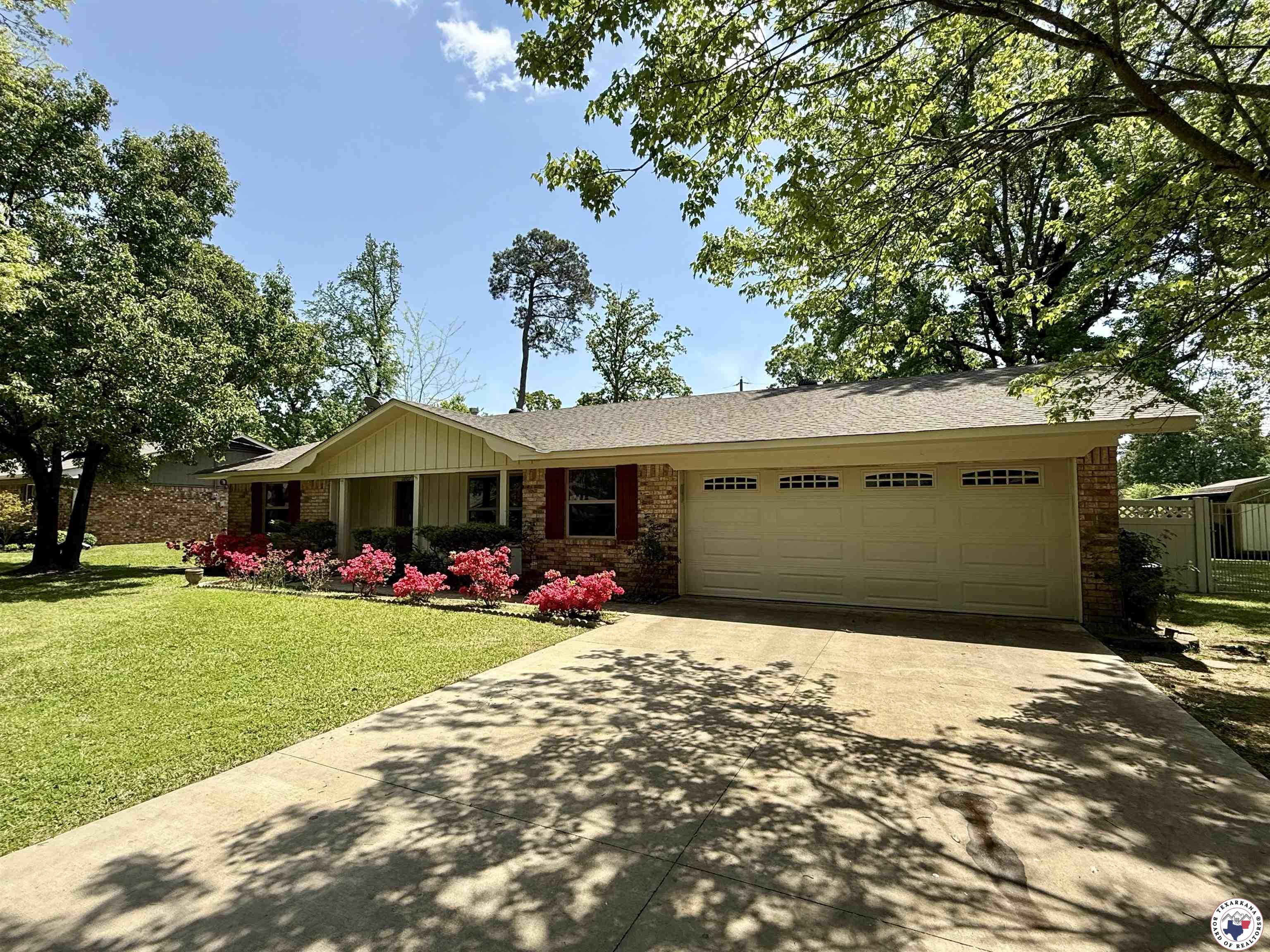 Property Photo: 6007 Oak Flat Ave TX 75503