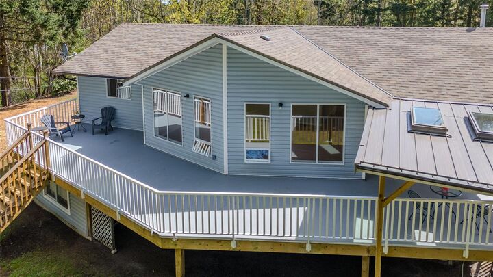 Property Photo: 1121 Harewood Mines Rd BC V9R 5W9