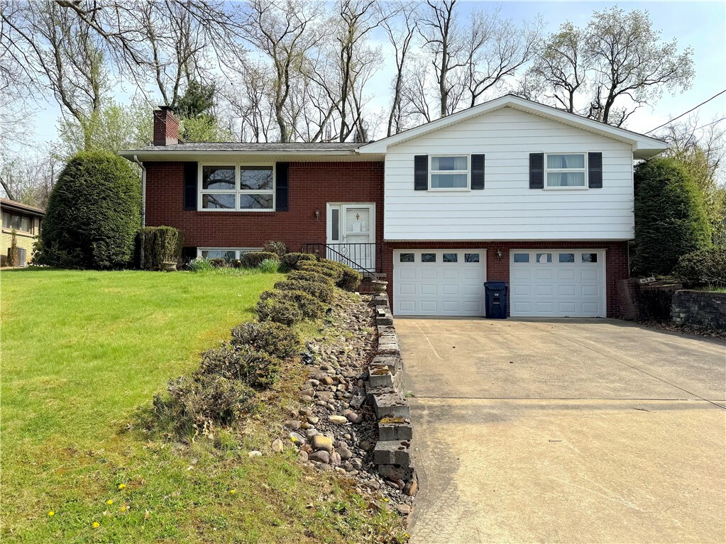 Property Photo: 3 Sunbirch Dr PA 15644