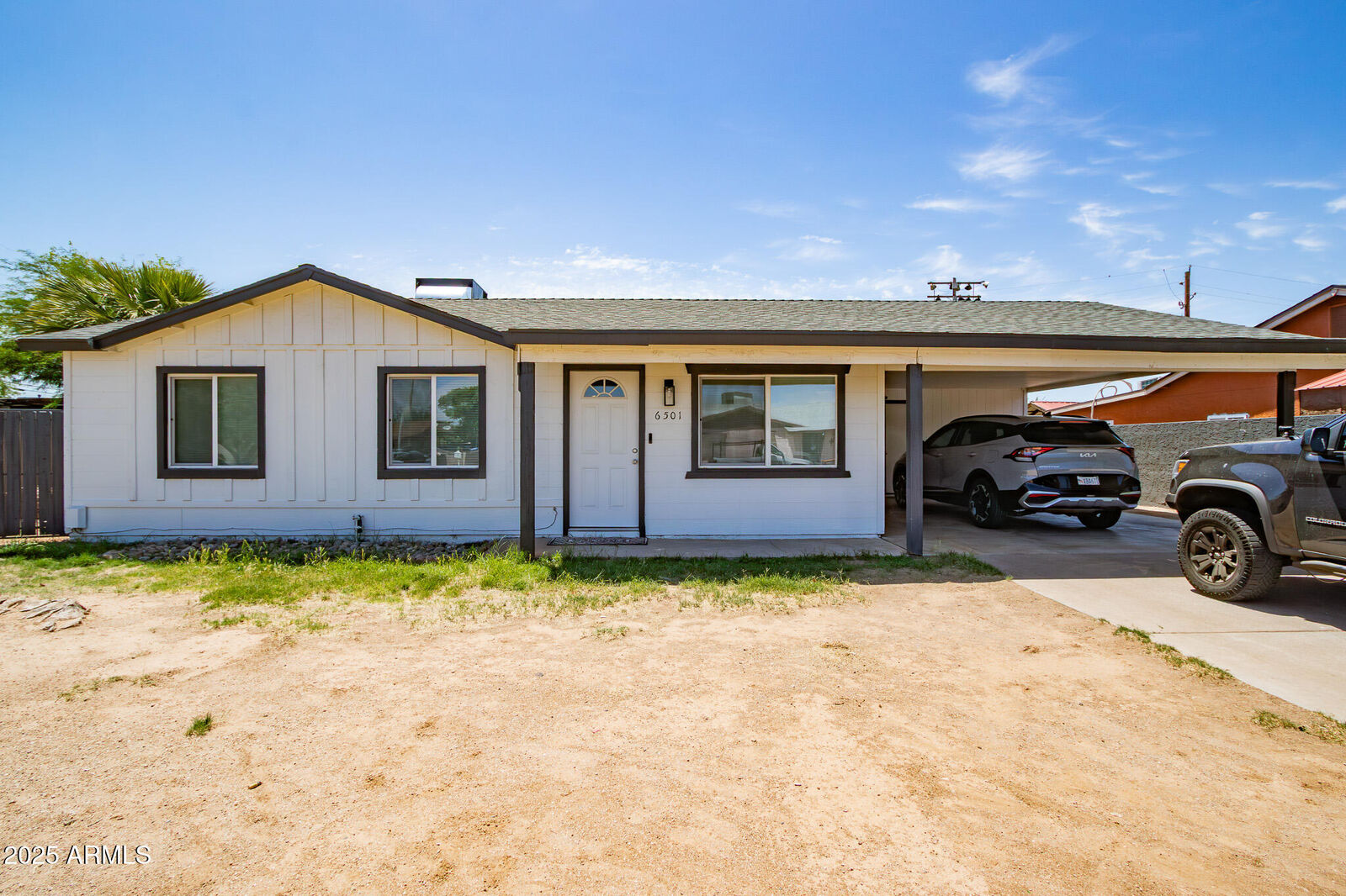 Property Photo: 6501 W Columbus Avenue AZ 85033
