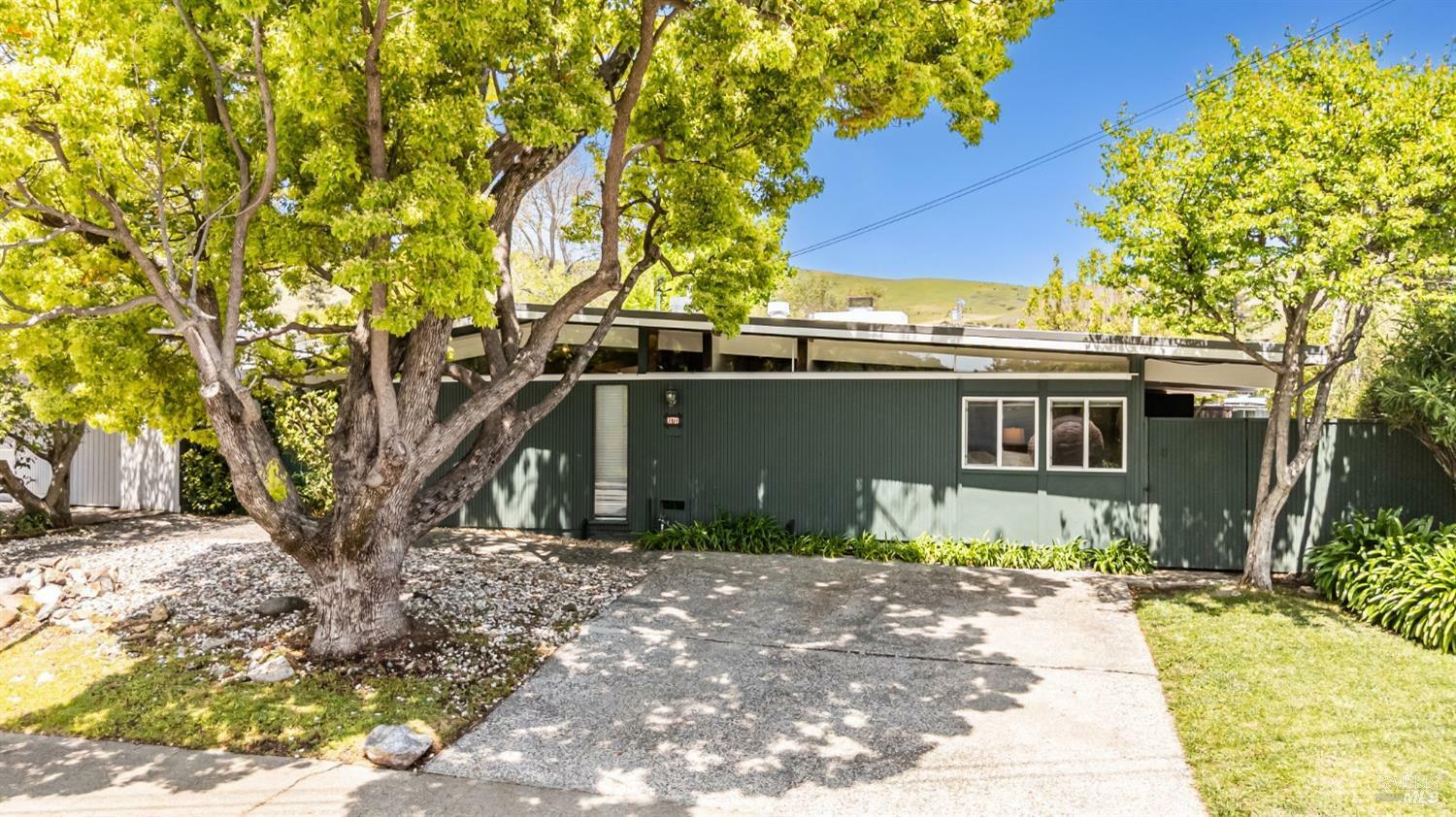 Property Photo: 670 Barberry Lane CA 94903