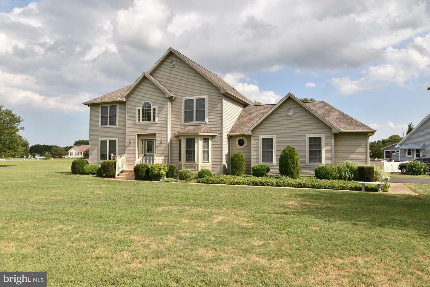 Property Photo: 423 Park Lane DE 19966