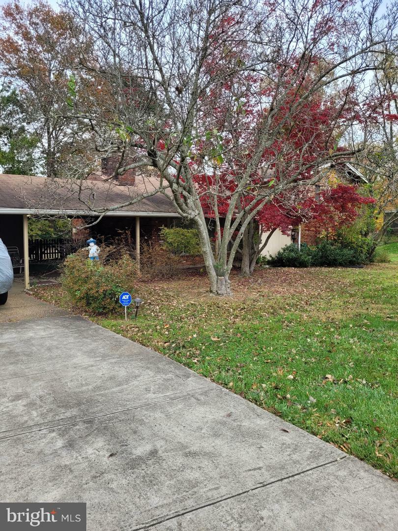 Property Photo: 3743 Chain Bridge Road VA 22030