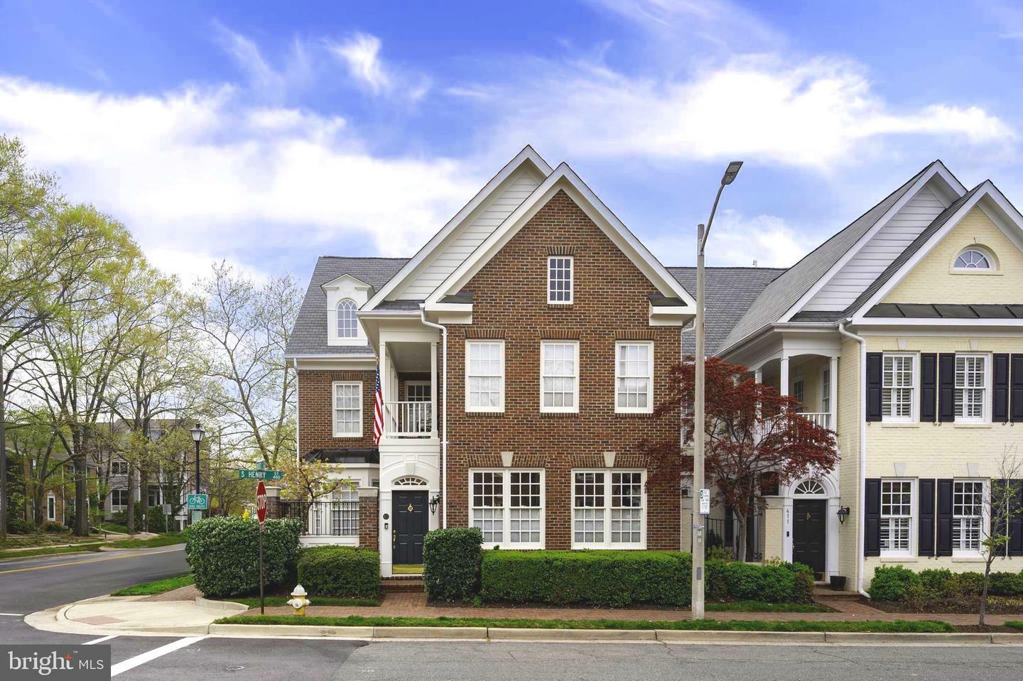 Property Photo: 413 S Henry Street VA 22314