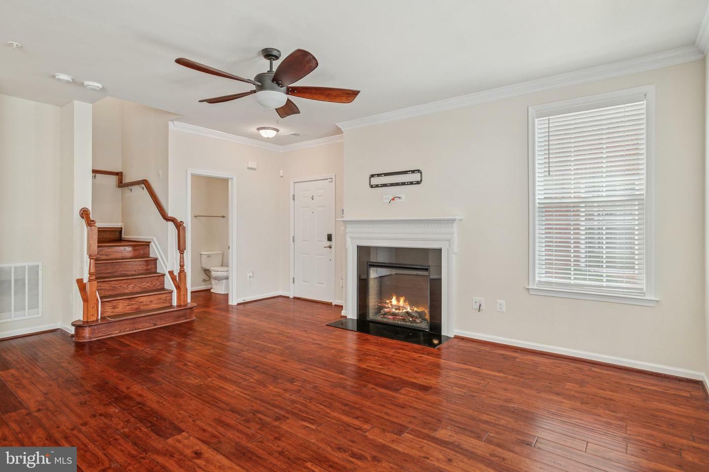 Property Photo: 42621 Capitol View Terrace VA 20148