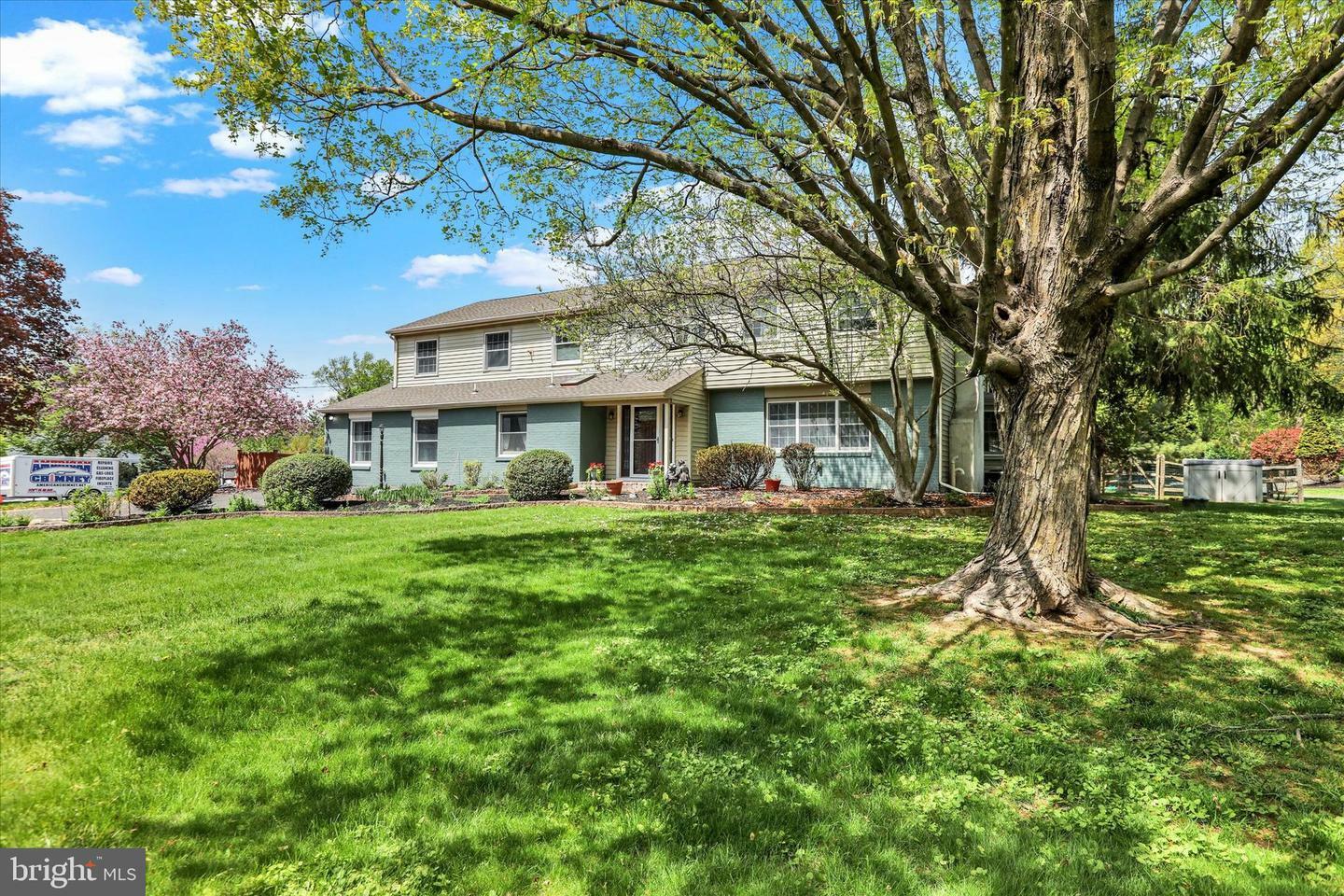 Property Photo: 83 Winding Lane PA 18940
