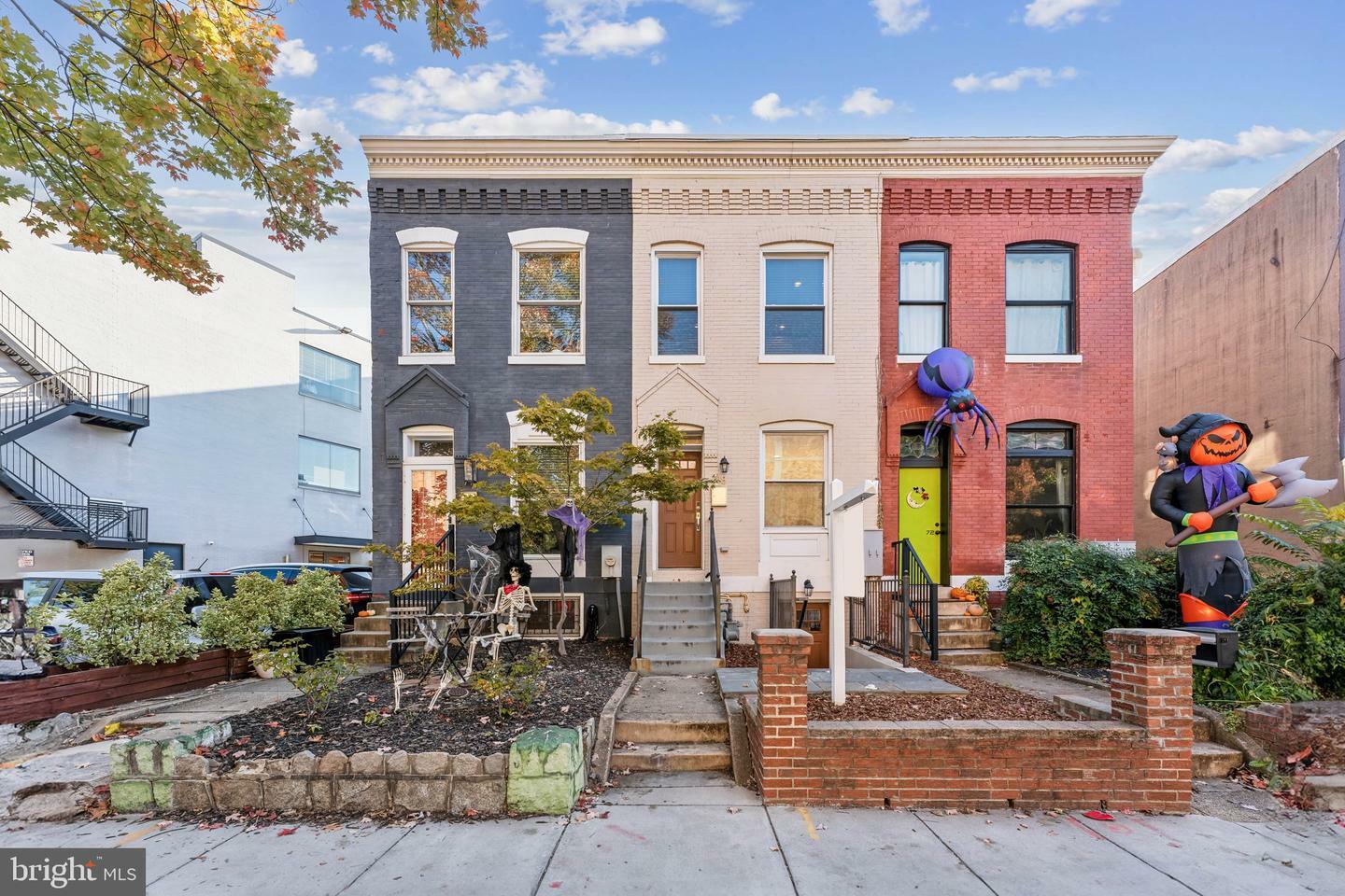 Property Photo:  718 13th Street SE  DC 20003 