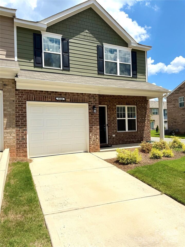 Property Photo: 9340 Grand Valley Drive NC 28213