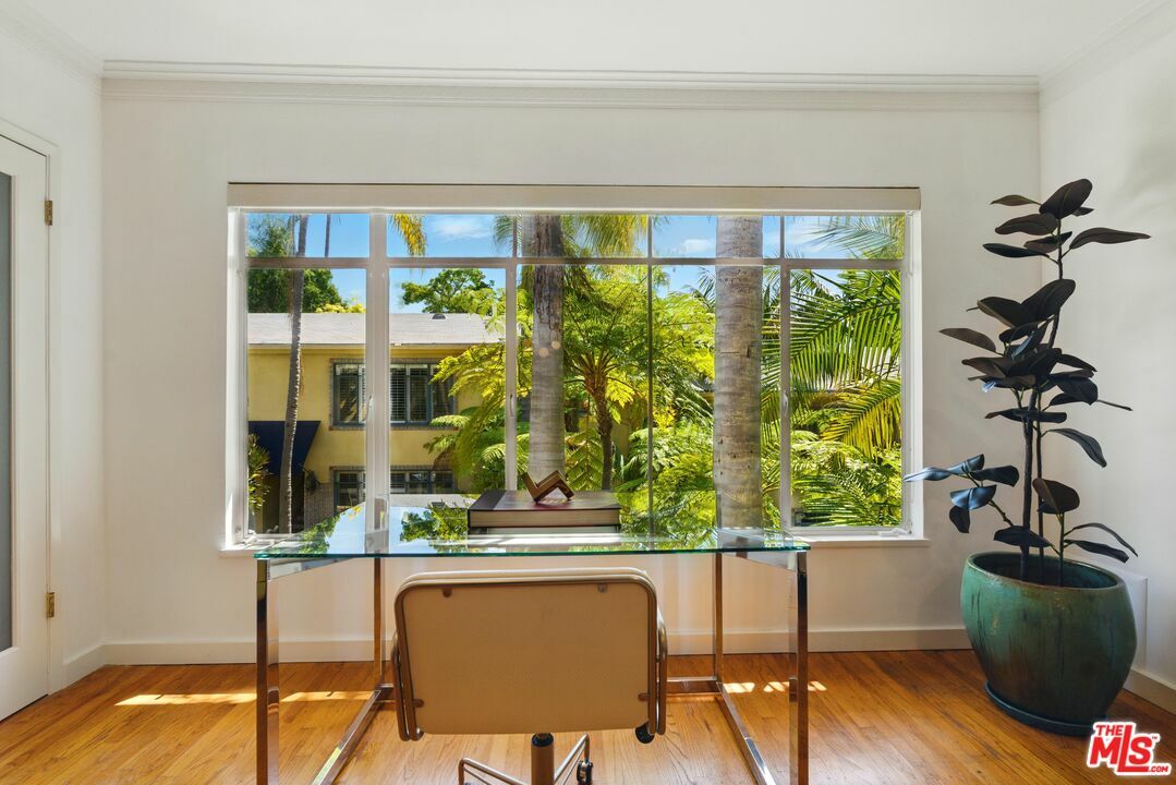 Property Photo: 1615 N Laurel Ave CA 90046
