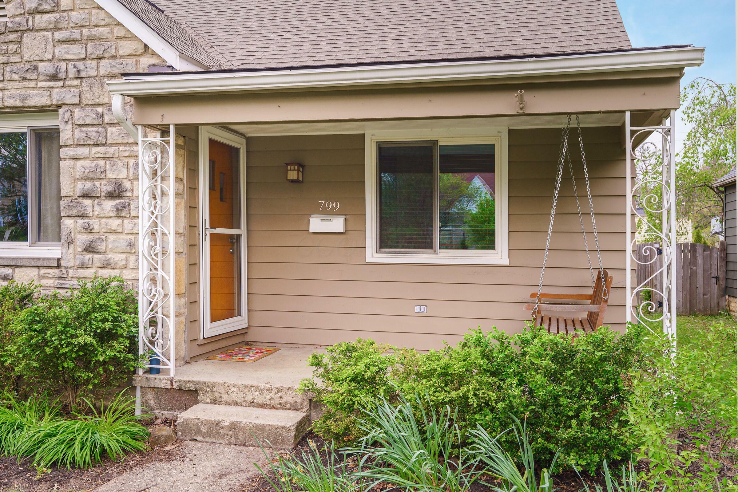 Property Photo: 799 Montrose Avenue OH 43209