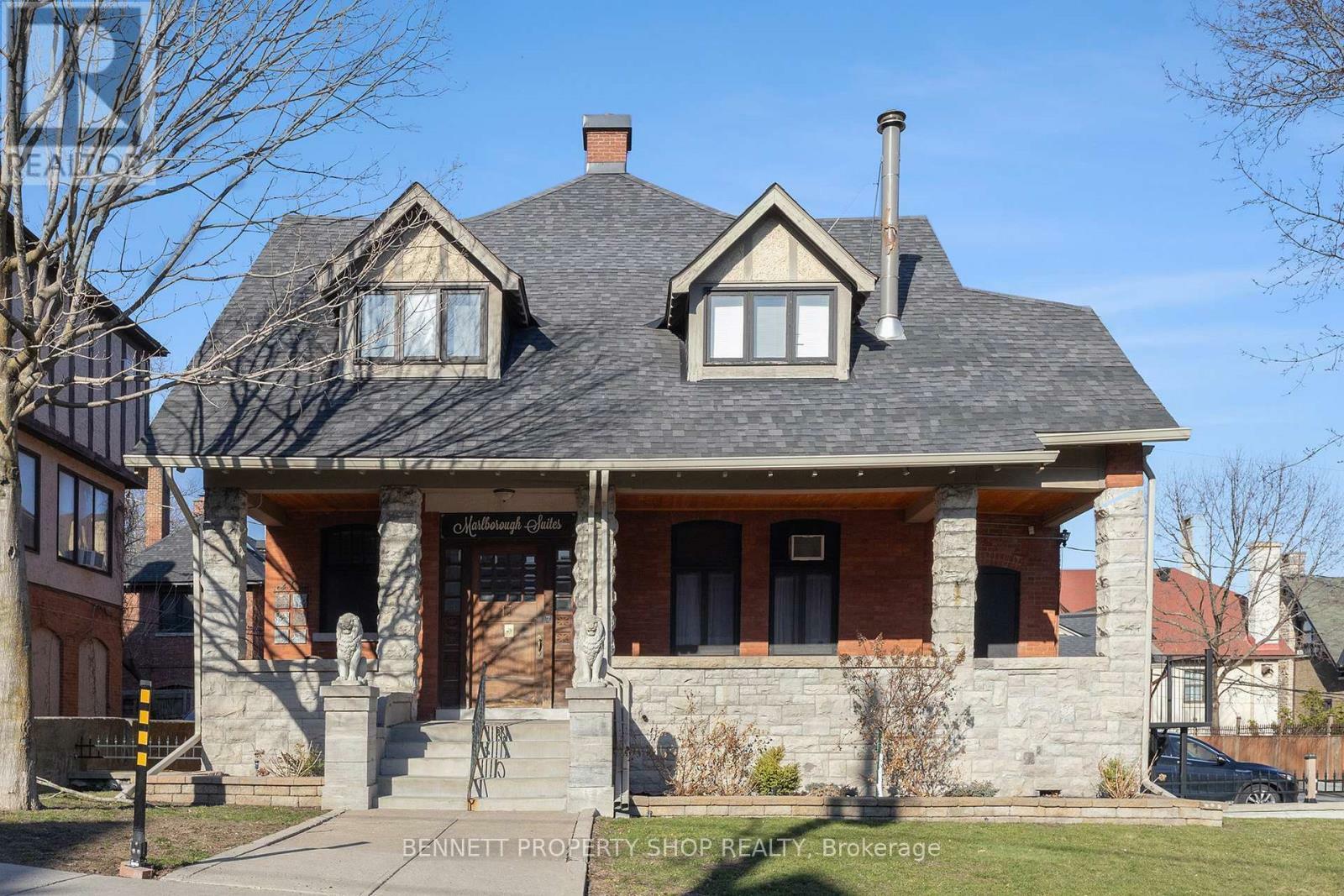 Property Photo:  17 Marlborough Avenue  ON K1N 8E6 