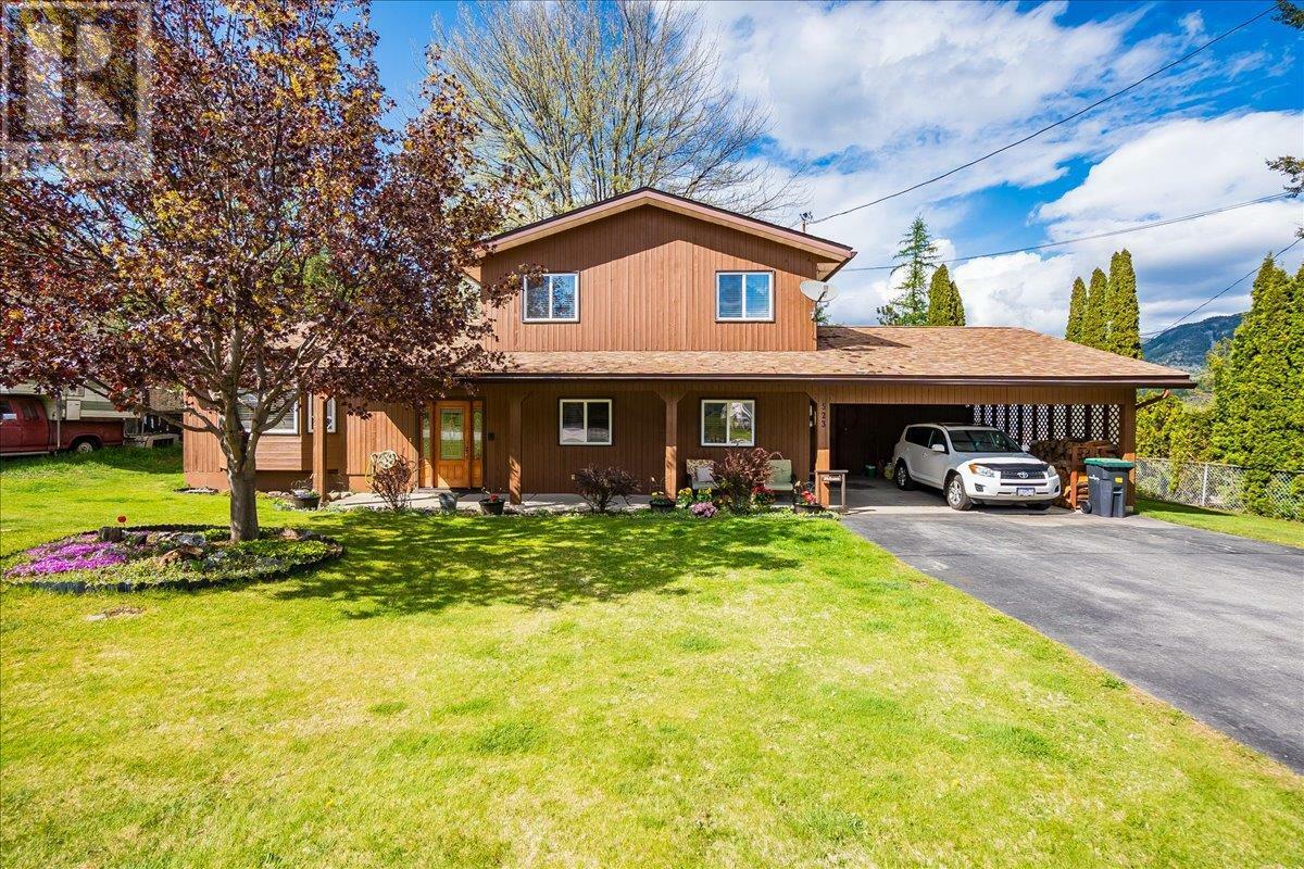 Photo de la propriété: 523 105th Street BC V1N 3G7