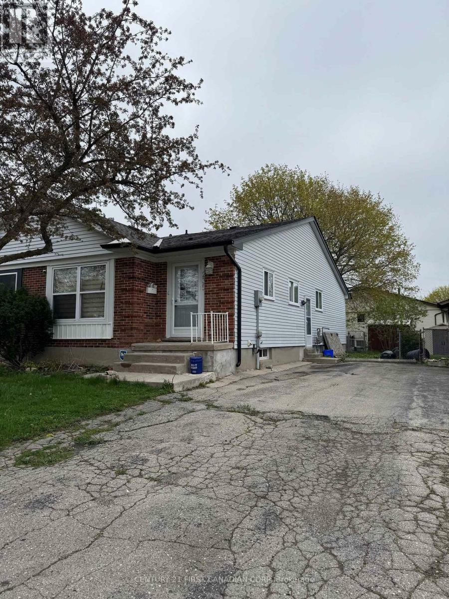 Photo de la propriété: 235 Banbury Road ON N5Z 4M1