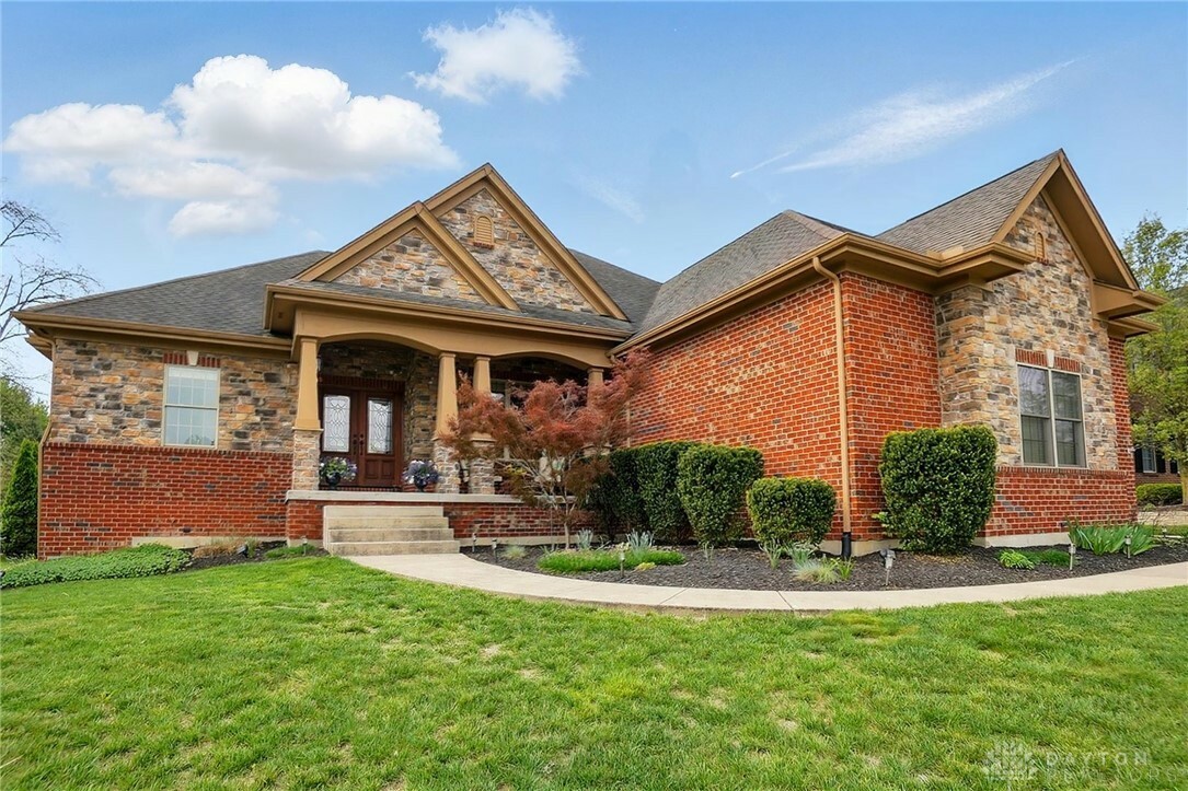 Property Photo: 2611 Patrick Henry Drive OH 45434