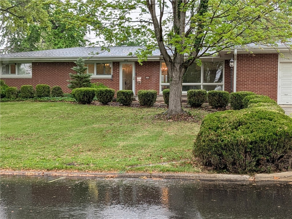 Property Photo: 2540 W Macon Street IL 62522