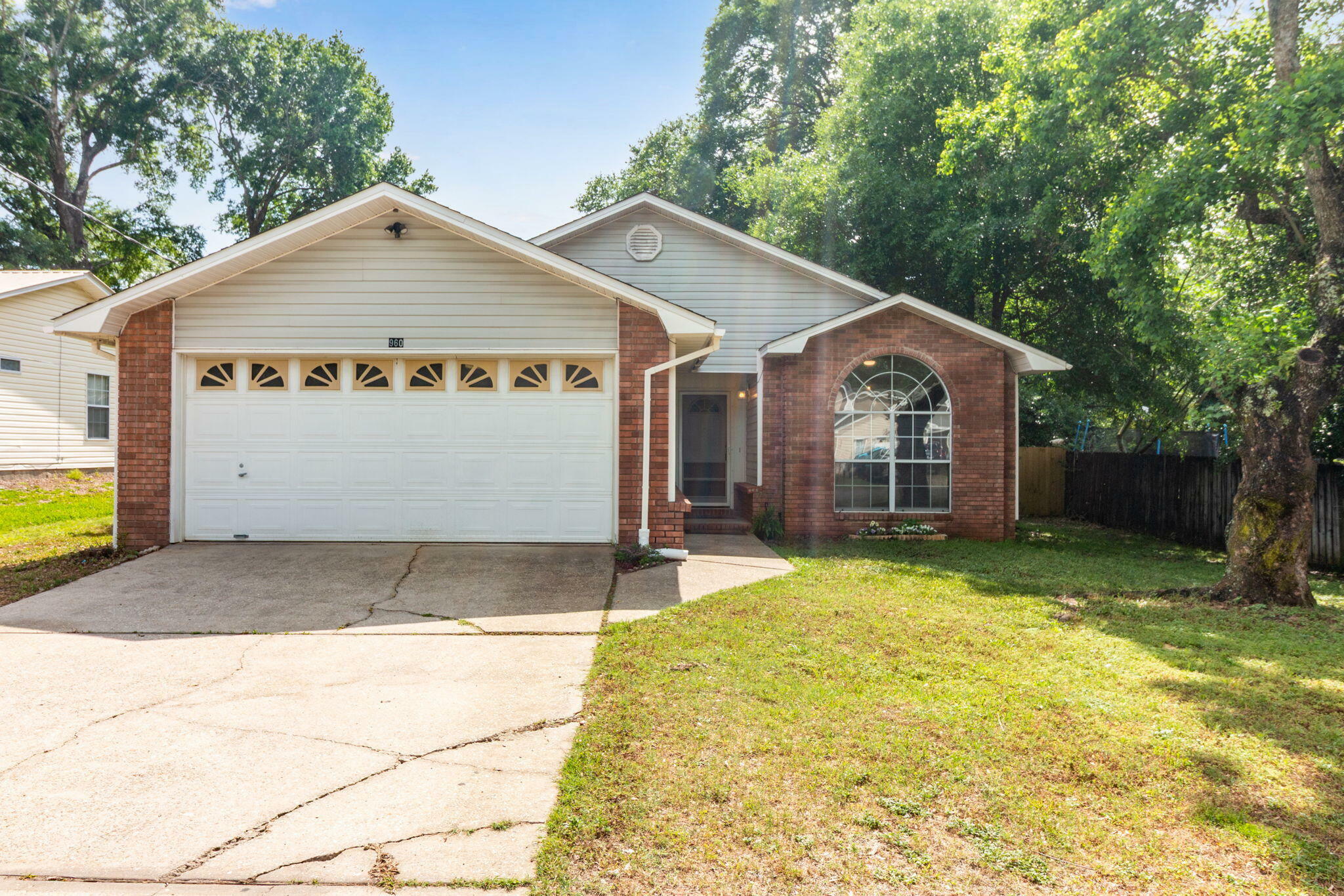 Property Photo: 960 Valley Road FL 32539
