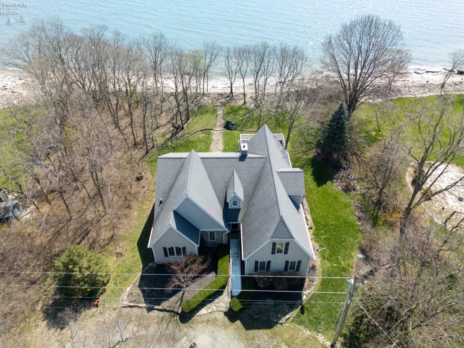 Property Photo: 135 Morning Glory Lane OH 43438