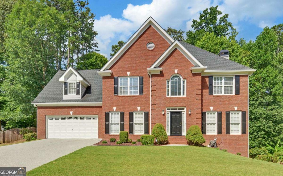 Property Photo: 1871 Birch Briar Bend GA 30043