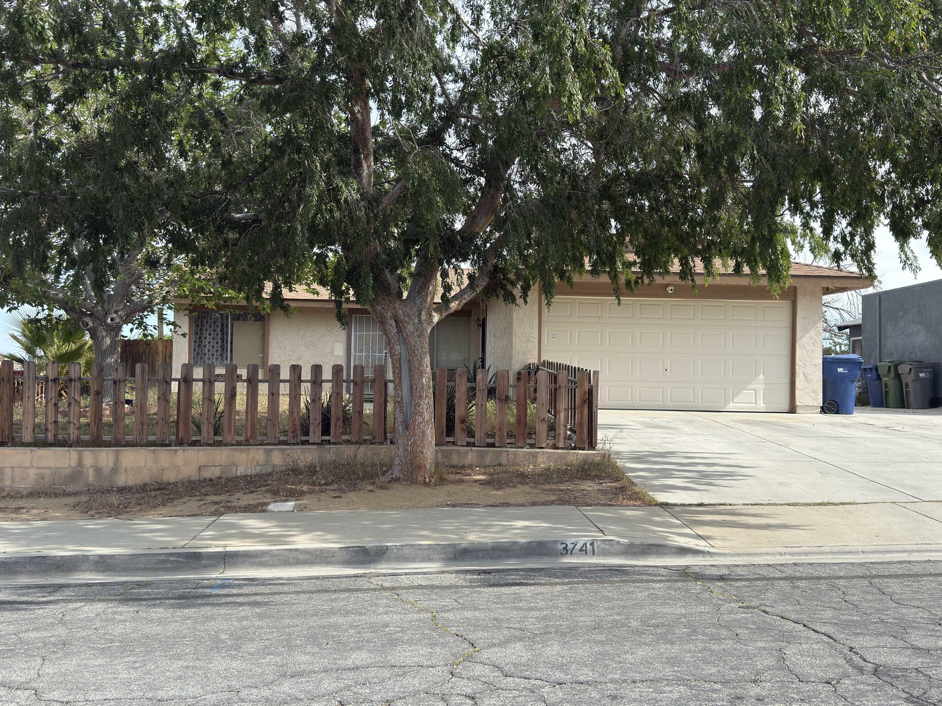 Property Photo: 3741 W Avenue K13 CA 93536