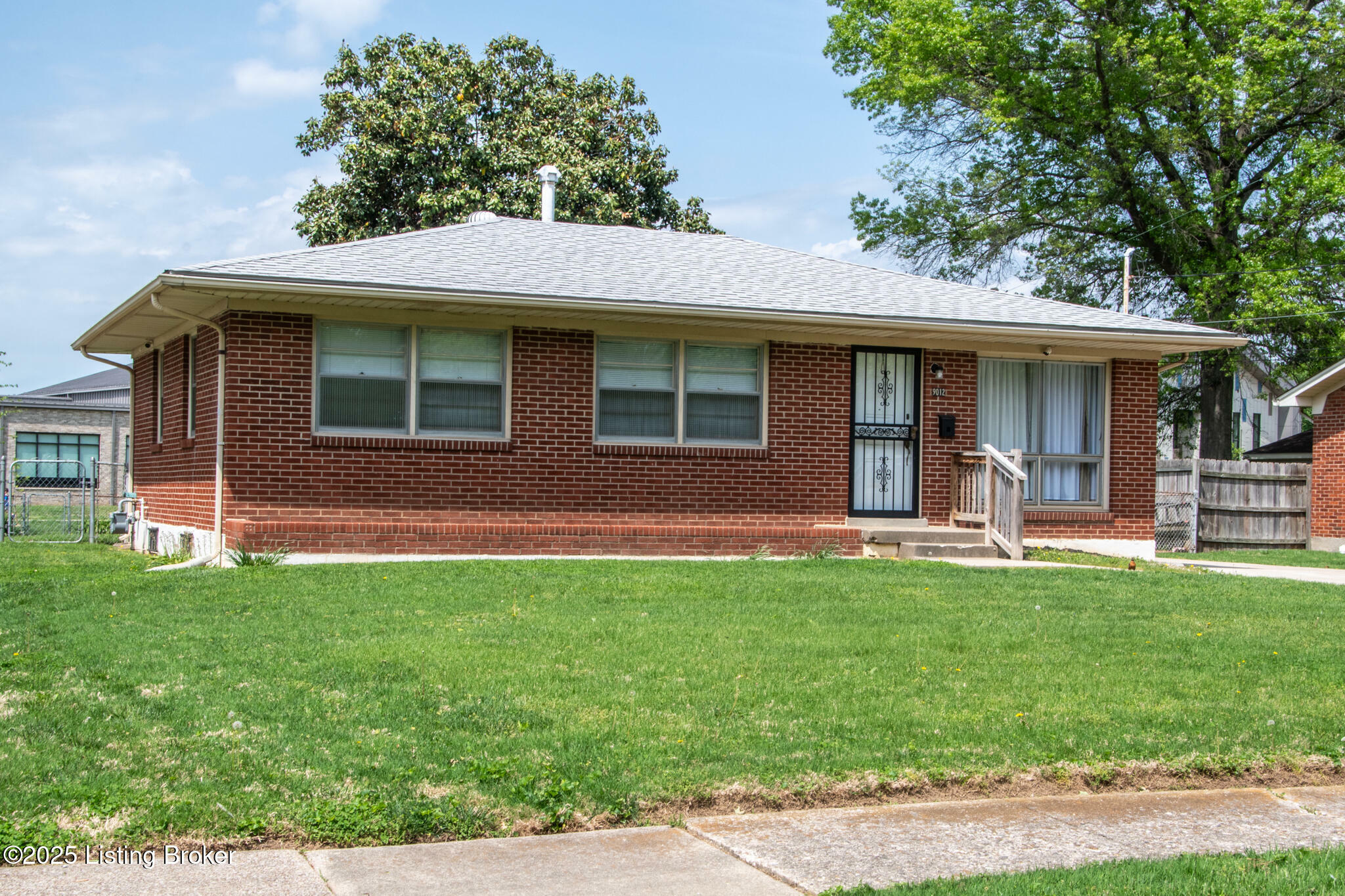 Property Photo: 9012 Cottingham Way KY 40258