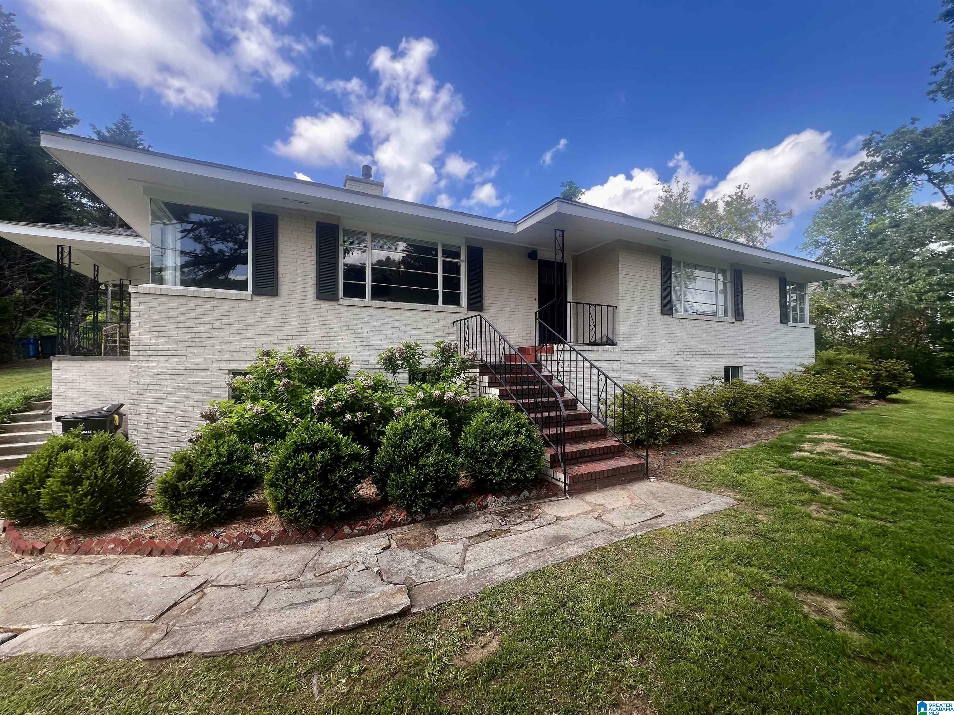 Property Photo: 708 Devon Drive AL 35209