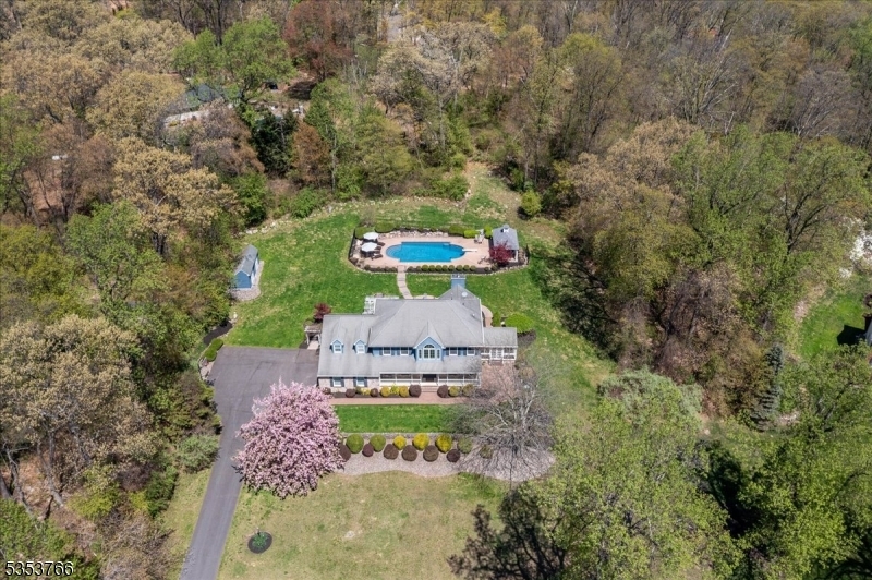 Property Photo: 13 Kensington Ct NJ 08802