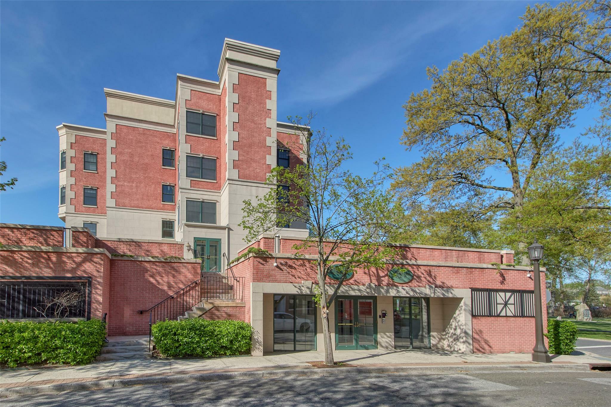 Property Photo:  101 Sheldrake Place 17  NY 10543 