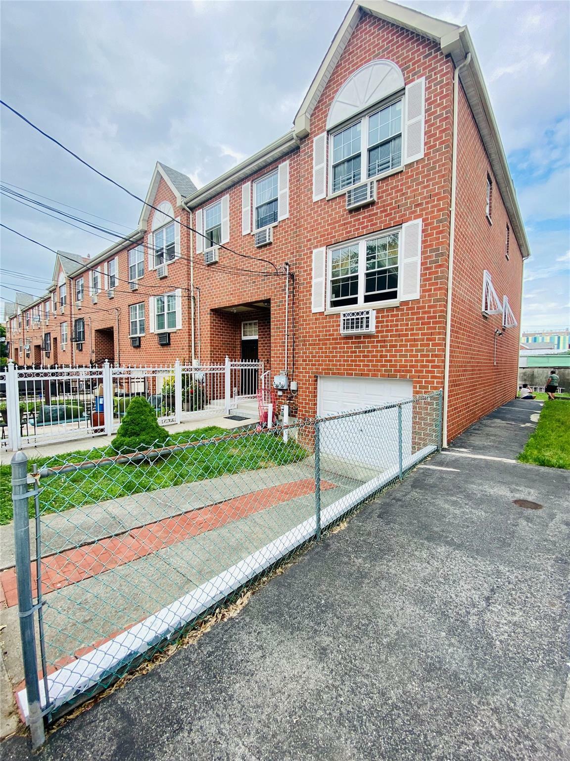 Property Photo:  643 Underhill Avenue  NY 10473 
