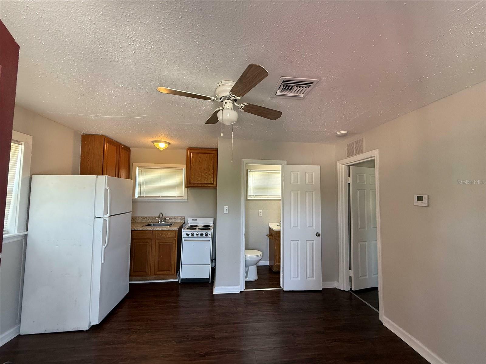 Property Photo: 610 S Marin Luther King Jr Ave FL 33756