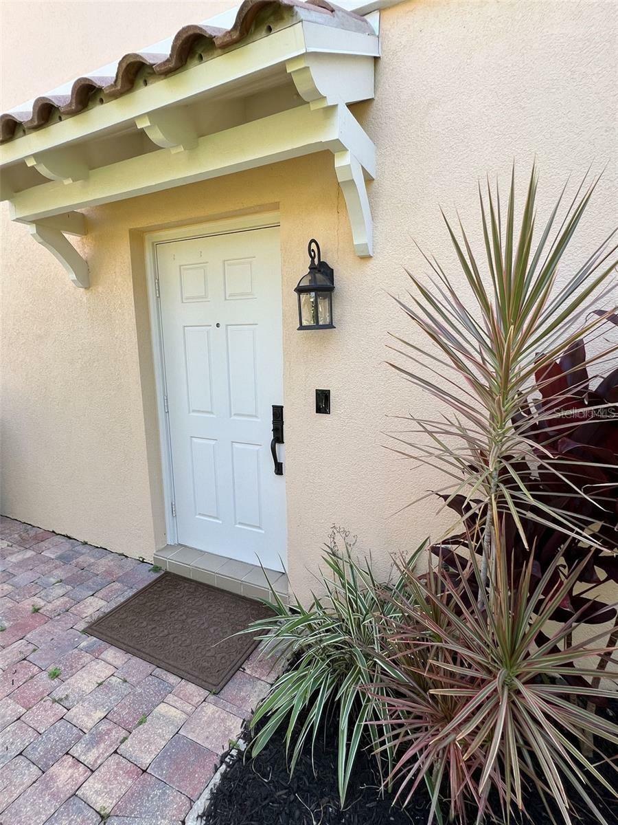 Property Photo: 8110 W Cardena Lane FL 34238