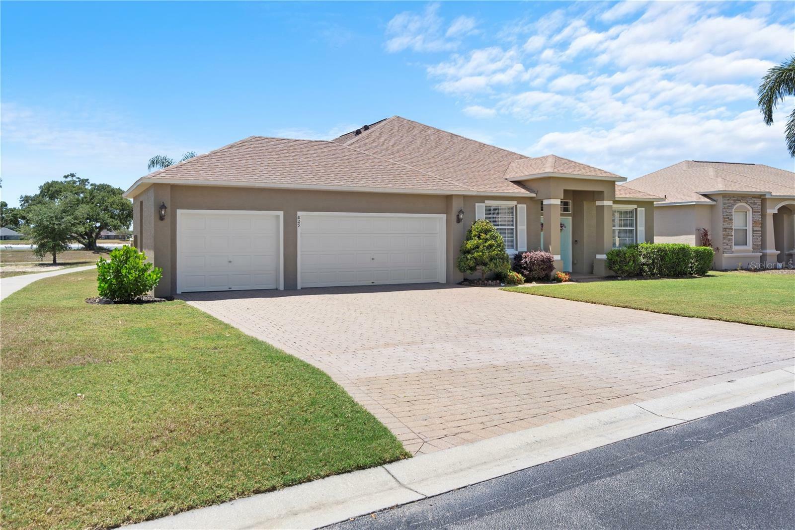 Property Photo: 829 Terranova Road FL 33884